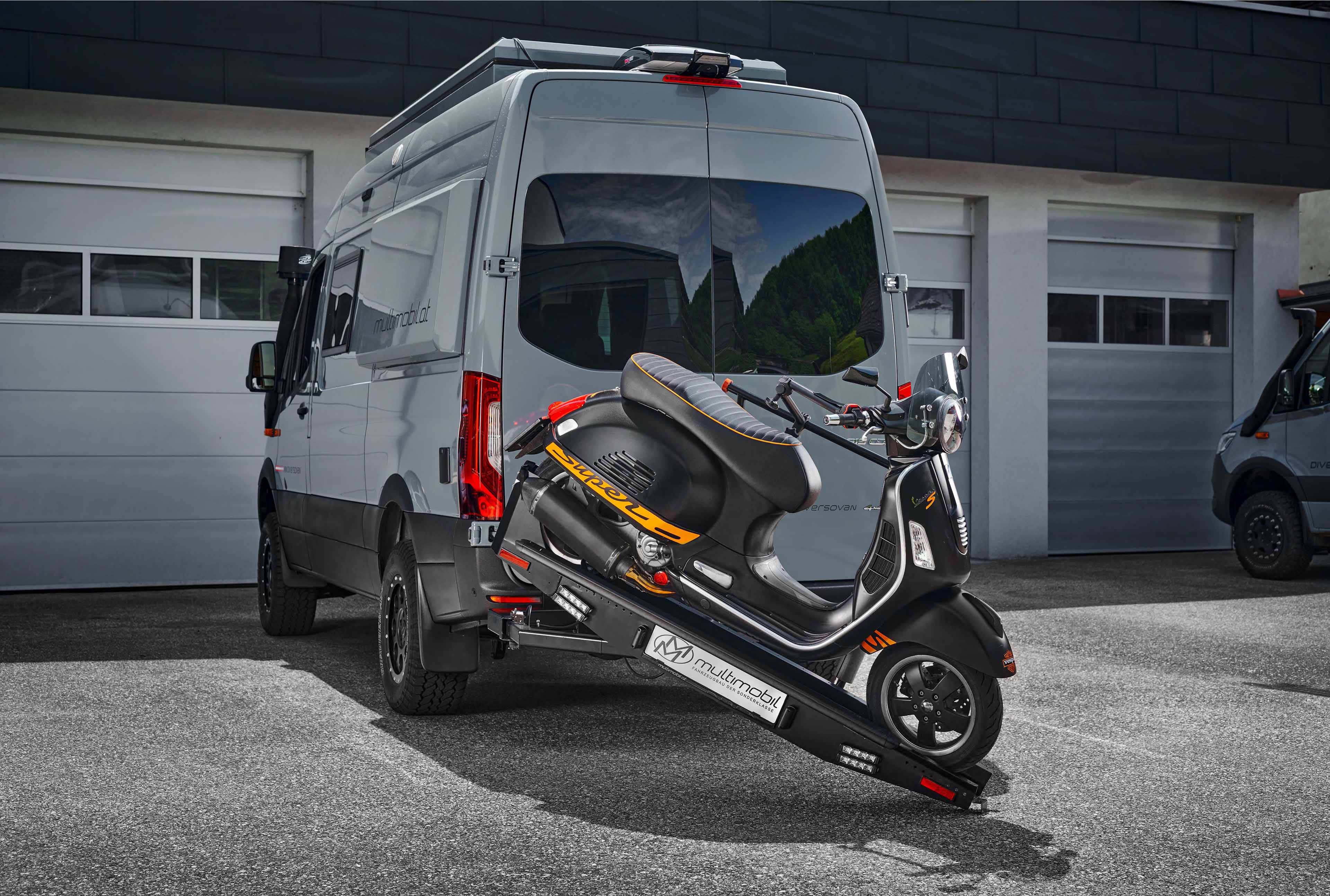 Multimobil Porta Pacchi Hecklastenträger Standard mit Halogenbeleuchtung